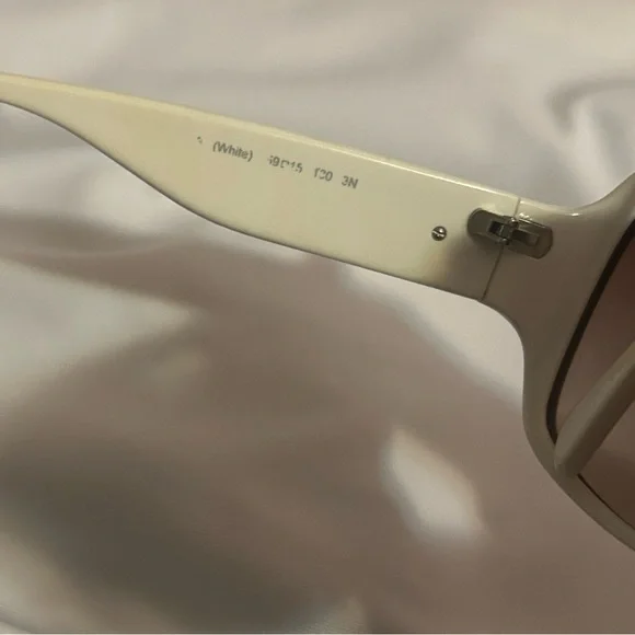 Coach Heart Studded Vintage Rare Chic White Sunglasses - Picture 7 of 10